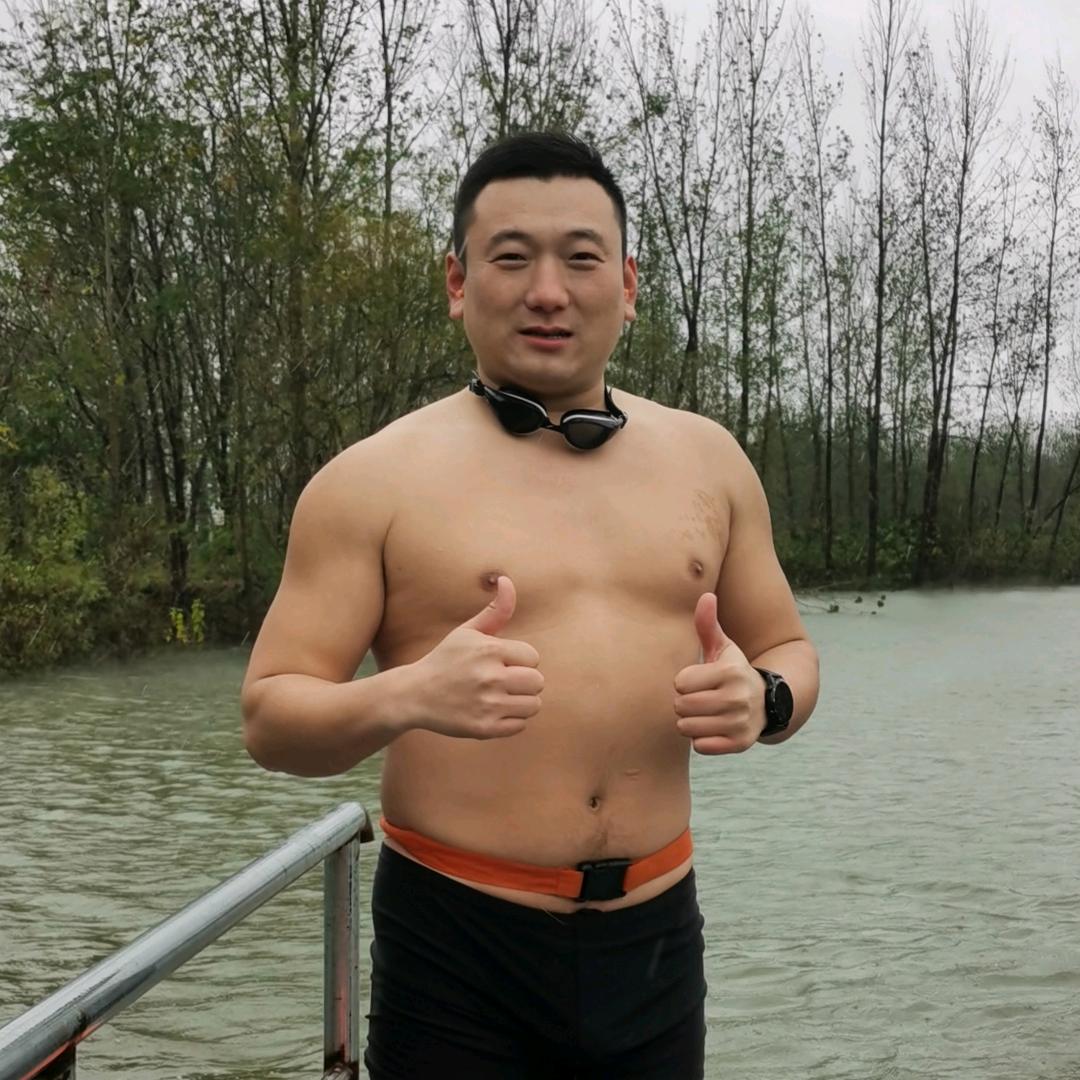 冬泳李班长