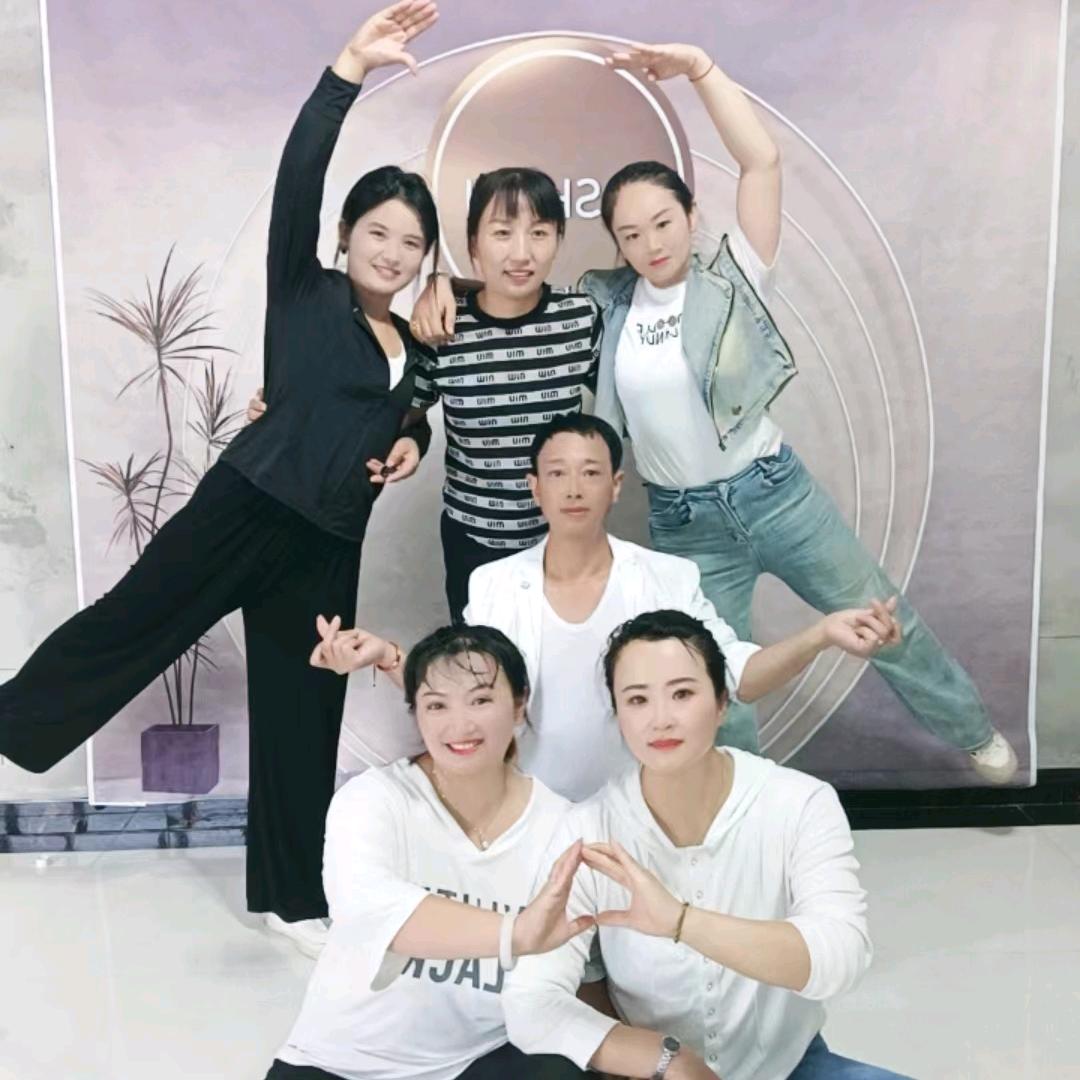 河南省濮阳市王助礼仪队