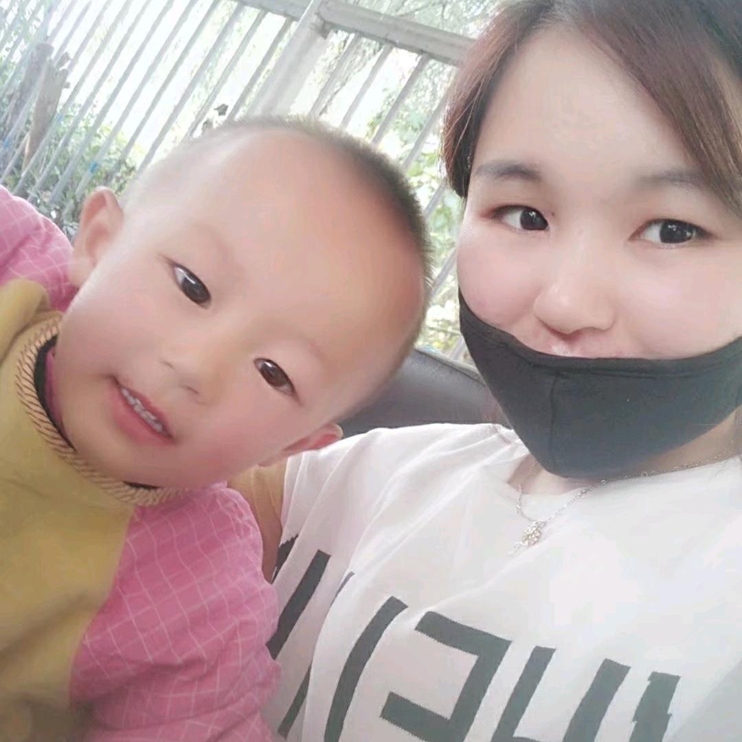 住阁楼的小熊和妈妈
