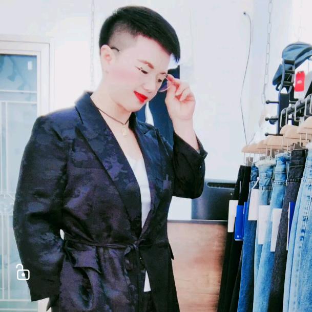 李红精品女装