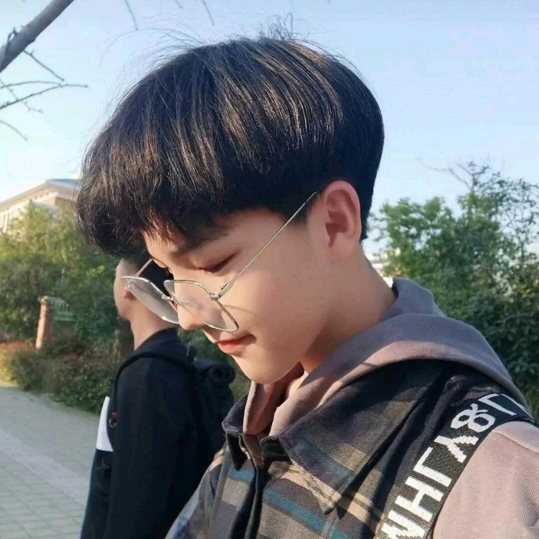 孔侑