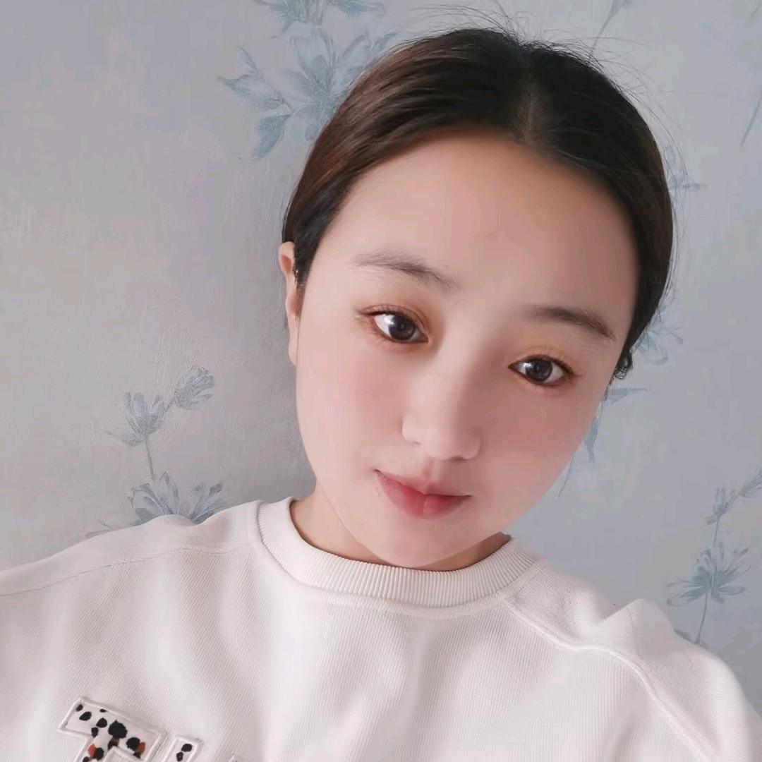 ﹎℡ 穿白裙子的女生未必单纯
