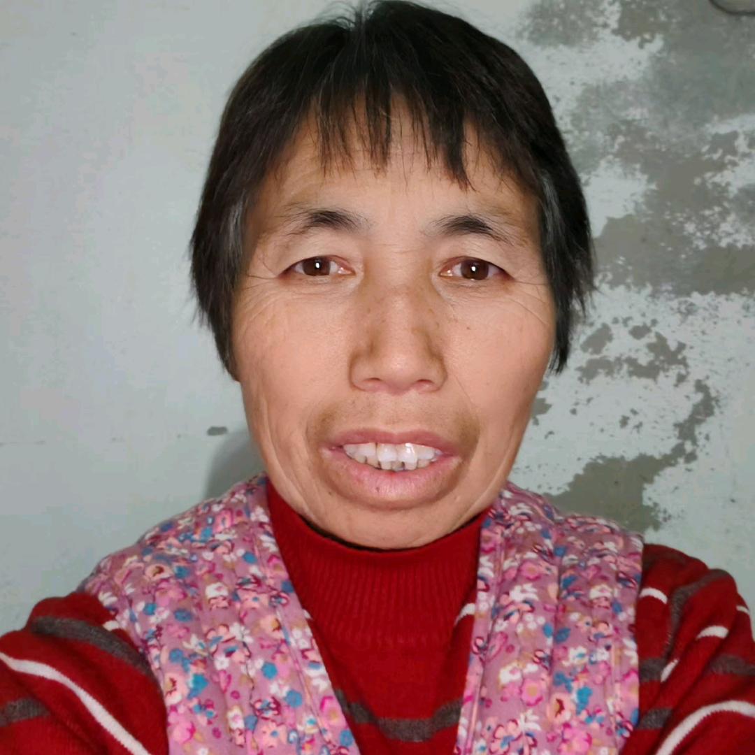 三个孩子奶奶《在努力》