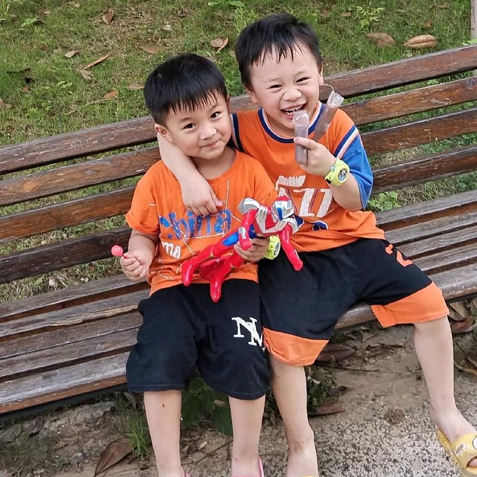 人到中年不得已，茶杯必须配枸杞