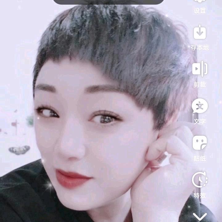 ✨爱笑的岳英✨