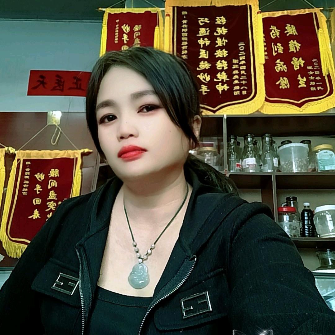 珮伶头像