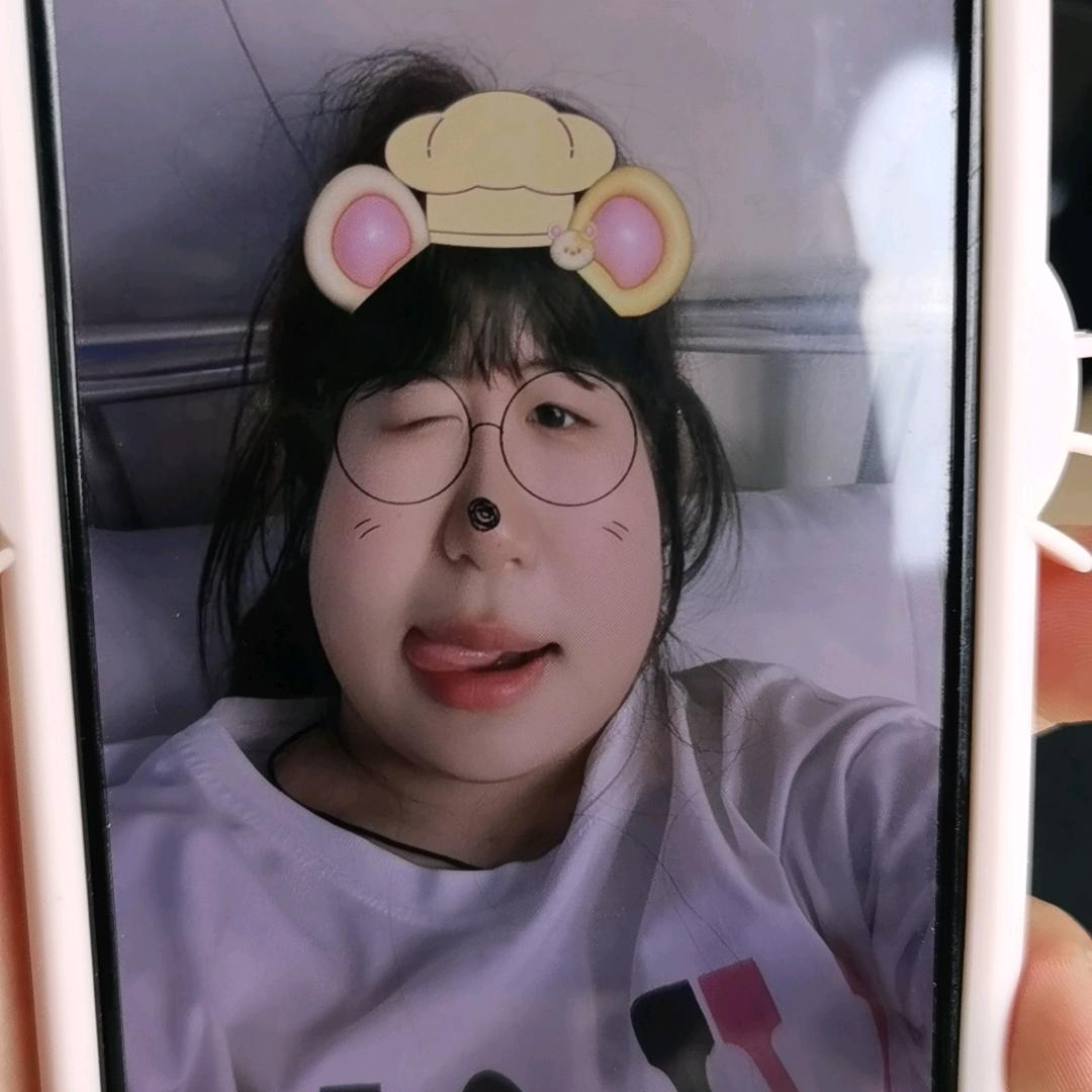 黄兔子粉兔子的爸爸