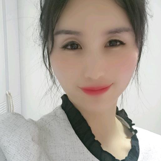 是小英吖