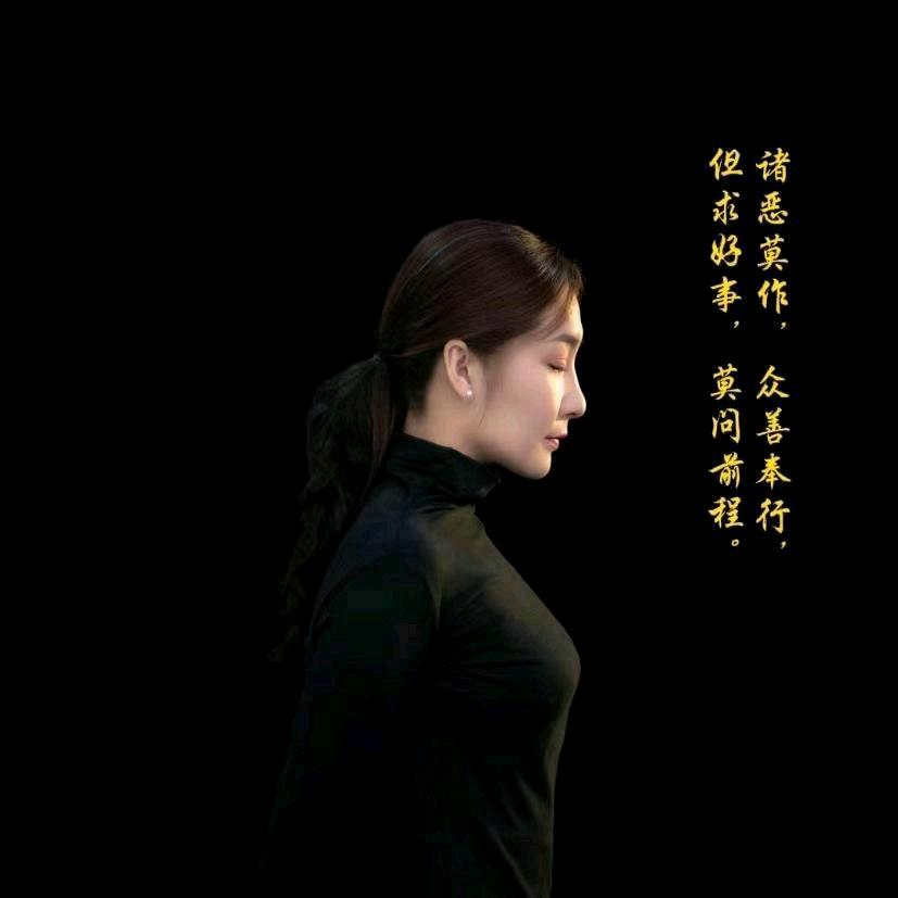 奕霏家
