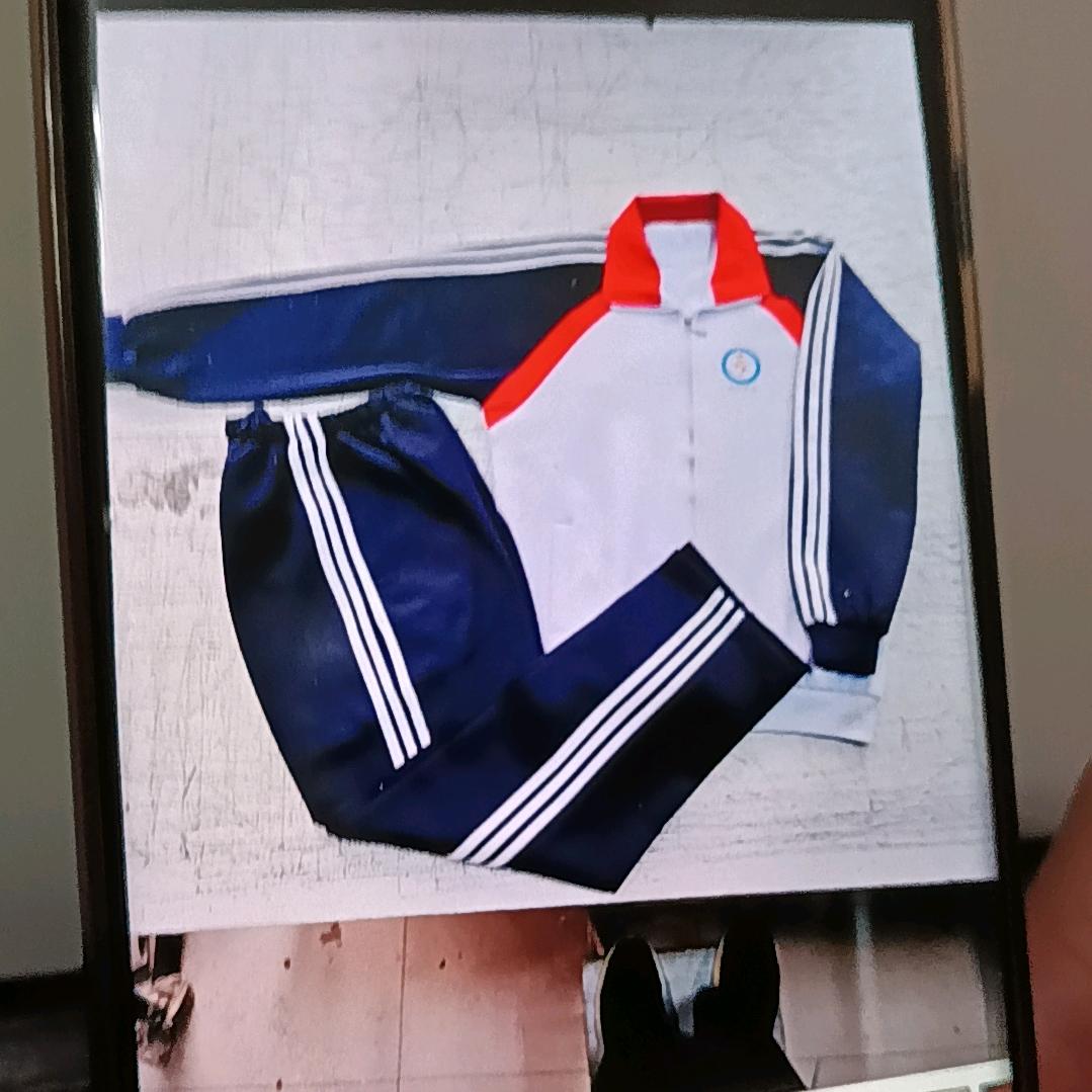 云雀小百灵校服