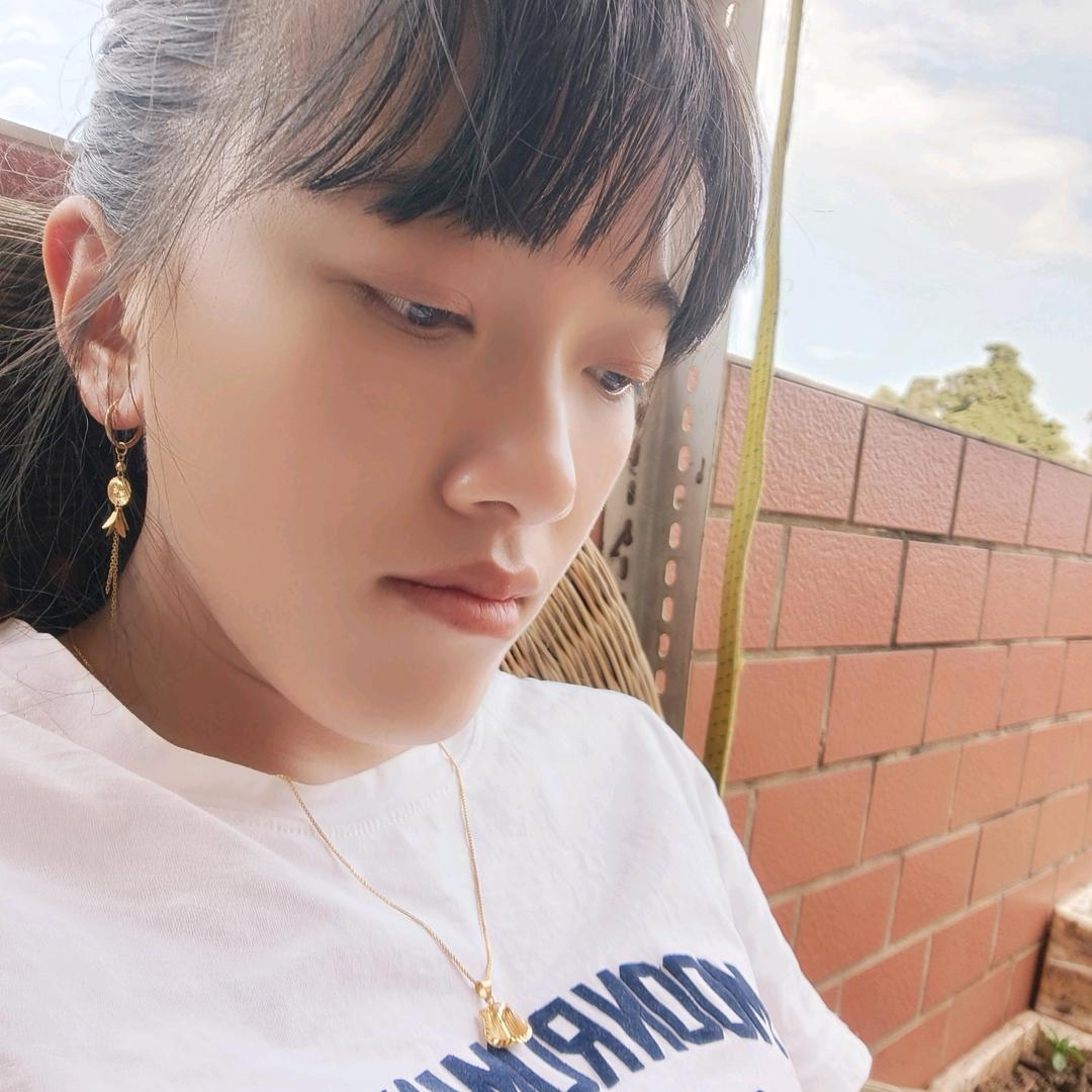 艳