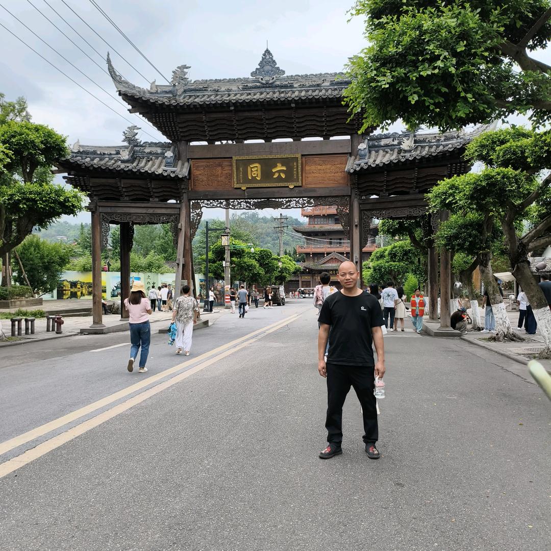 泸县冠步鞋业