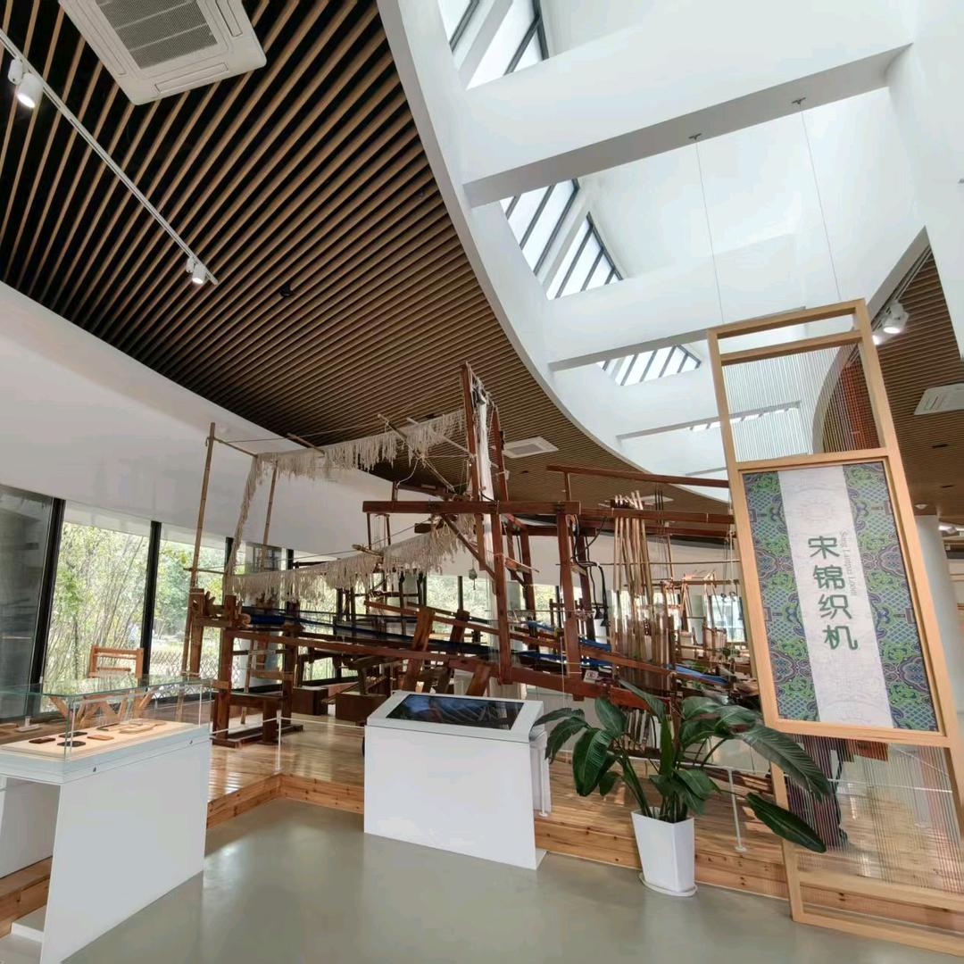 🕊꧔ꦿ᭄ 遇 💞 见 ꧔ꦿ᭄