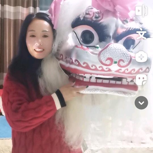 河南舞狮姐舞狮团阿红