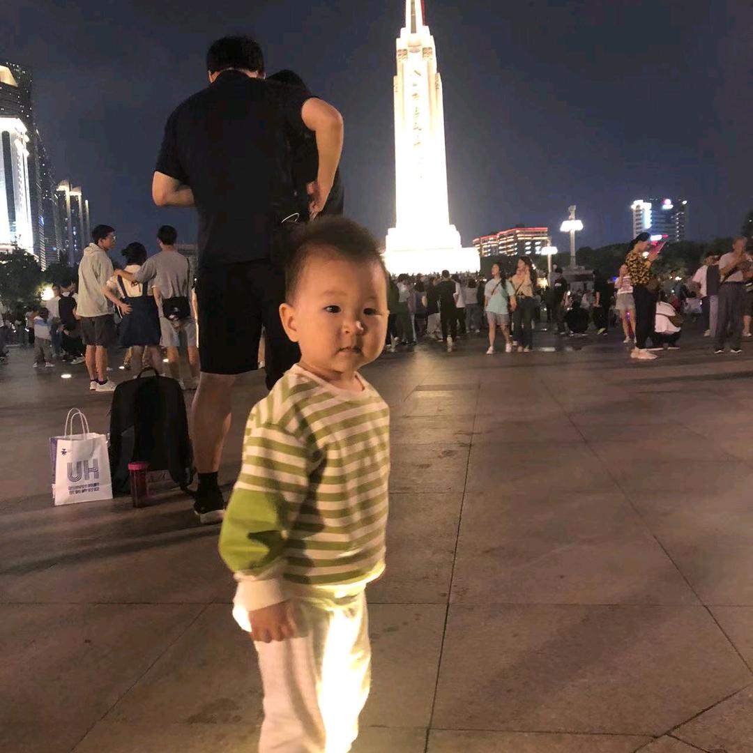 何姐