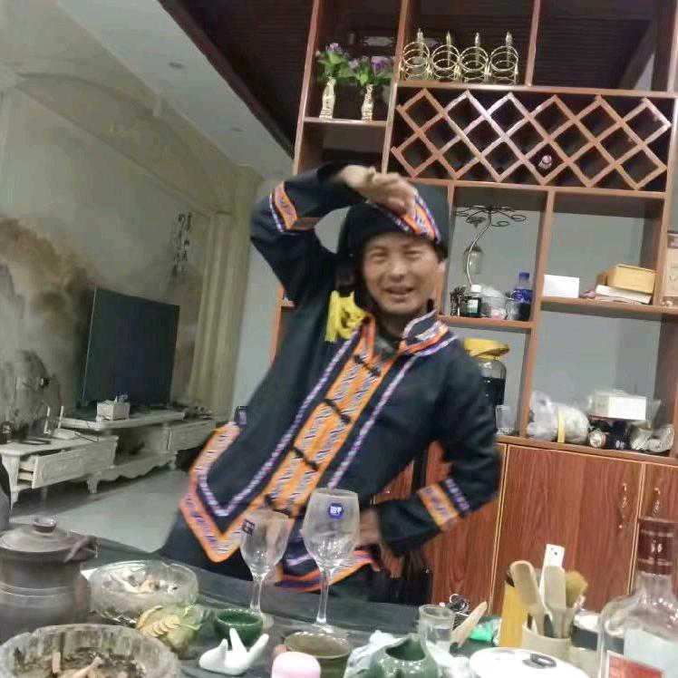 杨小飞（聊天主播）