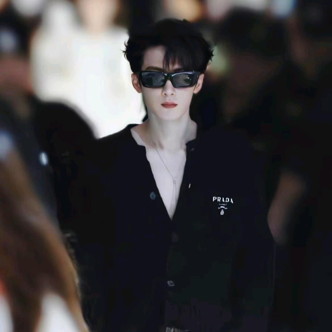 🌈财神爷心尖上的白富美博士