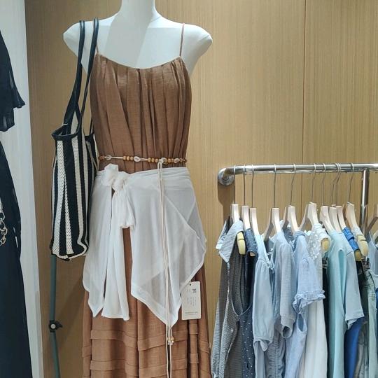 巷里女装集合店