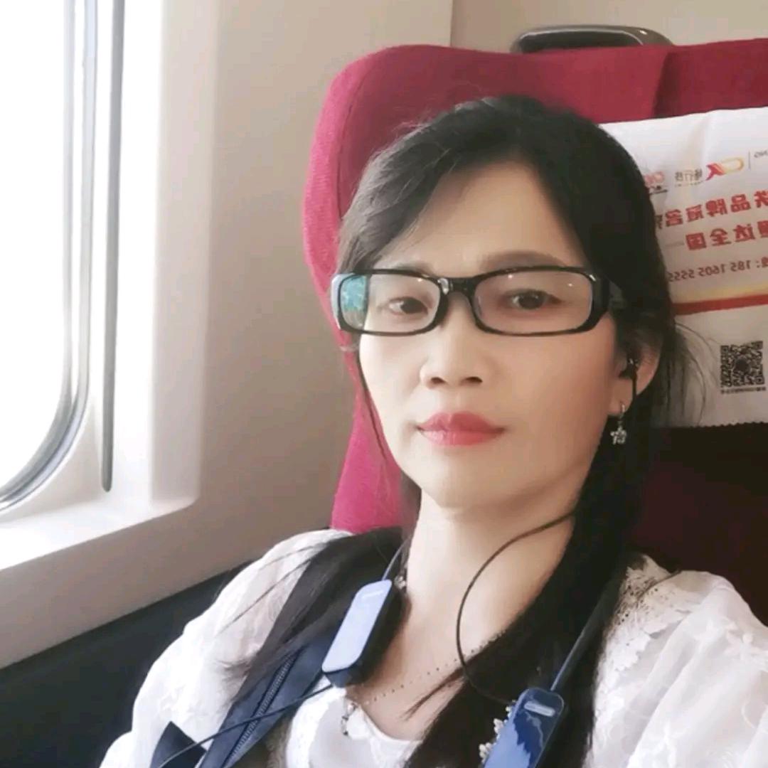 龙闰香