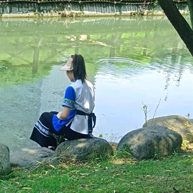 彝家小妹