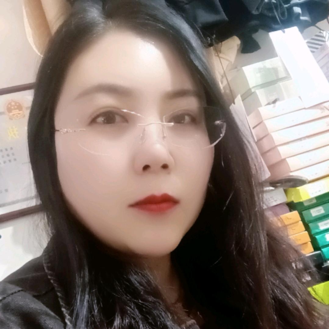七彩童装店