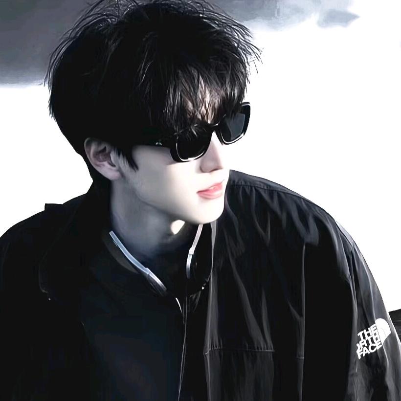 大一校草超听话