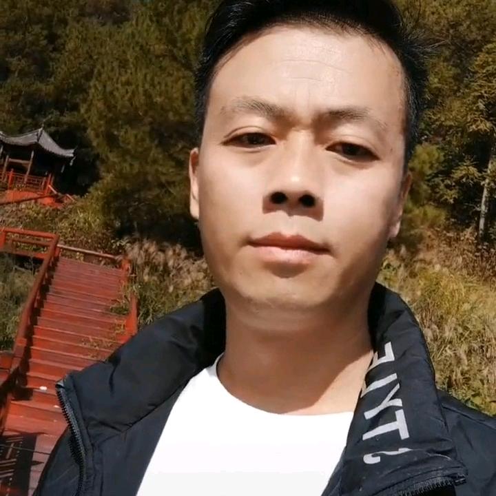 一抹淡笑---诠释所有悲伤