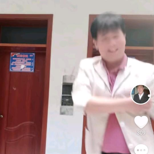 傻子说媒。五年不到成了589对