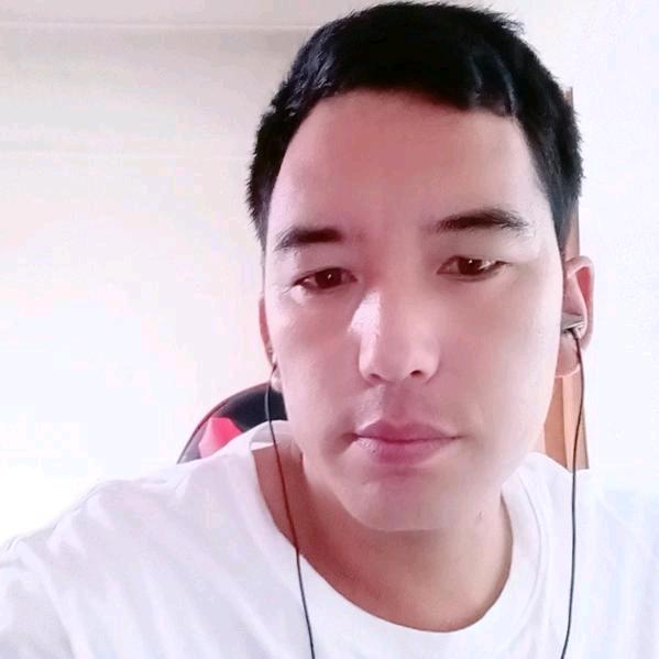 杨建，爱唱歌