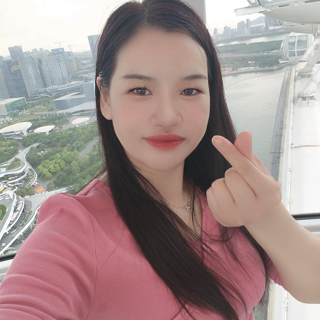 敏敏.