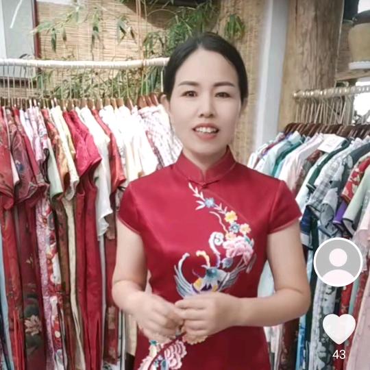 悠闲雅舍旗袍总店1851855545