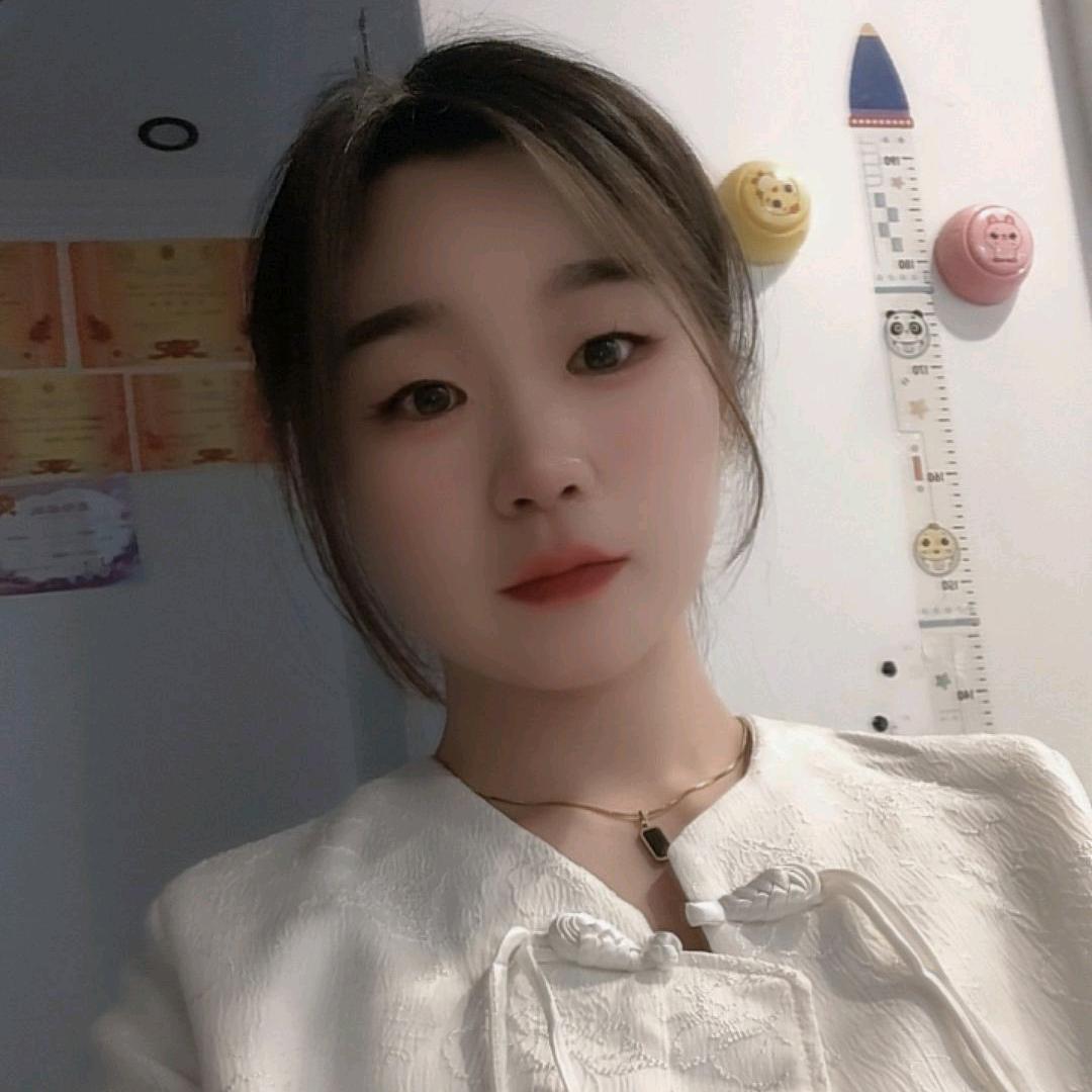 短发姑娘