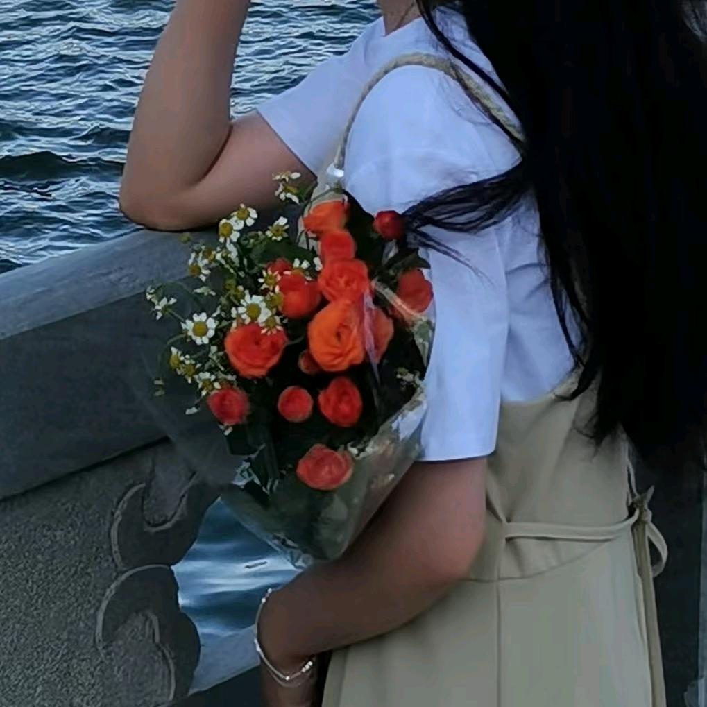 爱吃玉米的兔子