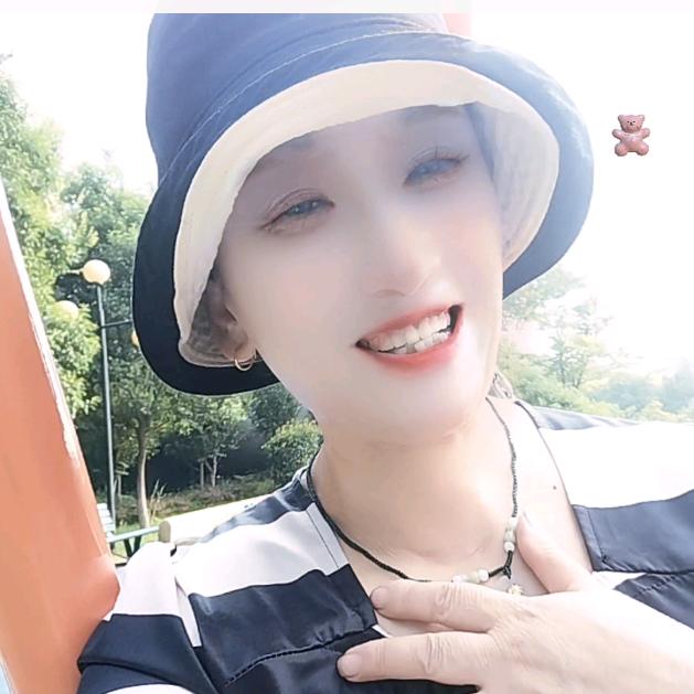 深海抹蓝