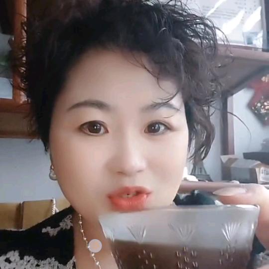 洪姐露堂每天10点左右开播