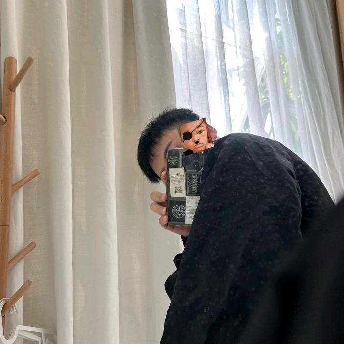 装睡的秋刀鱼