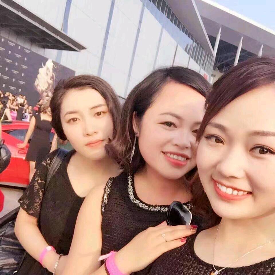 小瓶盖在努力