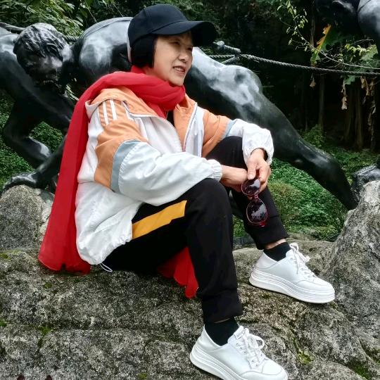 阳光明𣈲