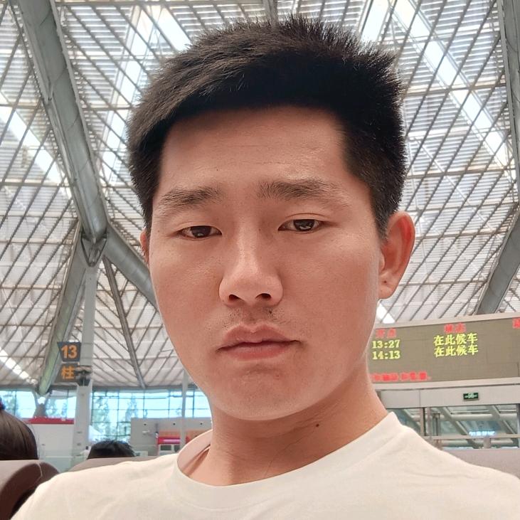 湖北创业人在农村养牛