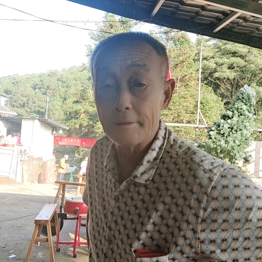 黄新基