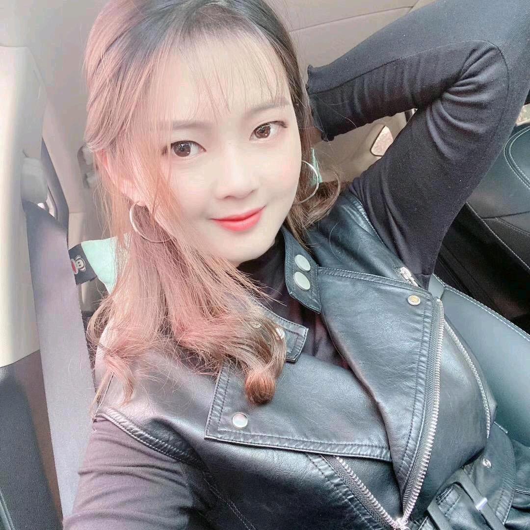 莉莉姓王
