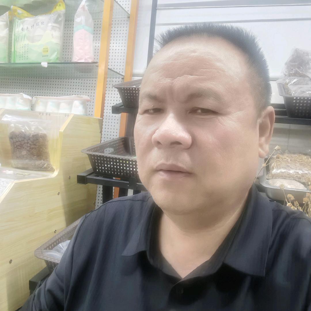能睡地板也能进厨房贊贊哥