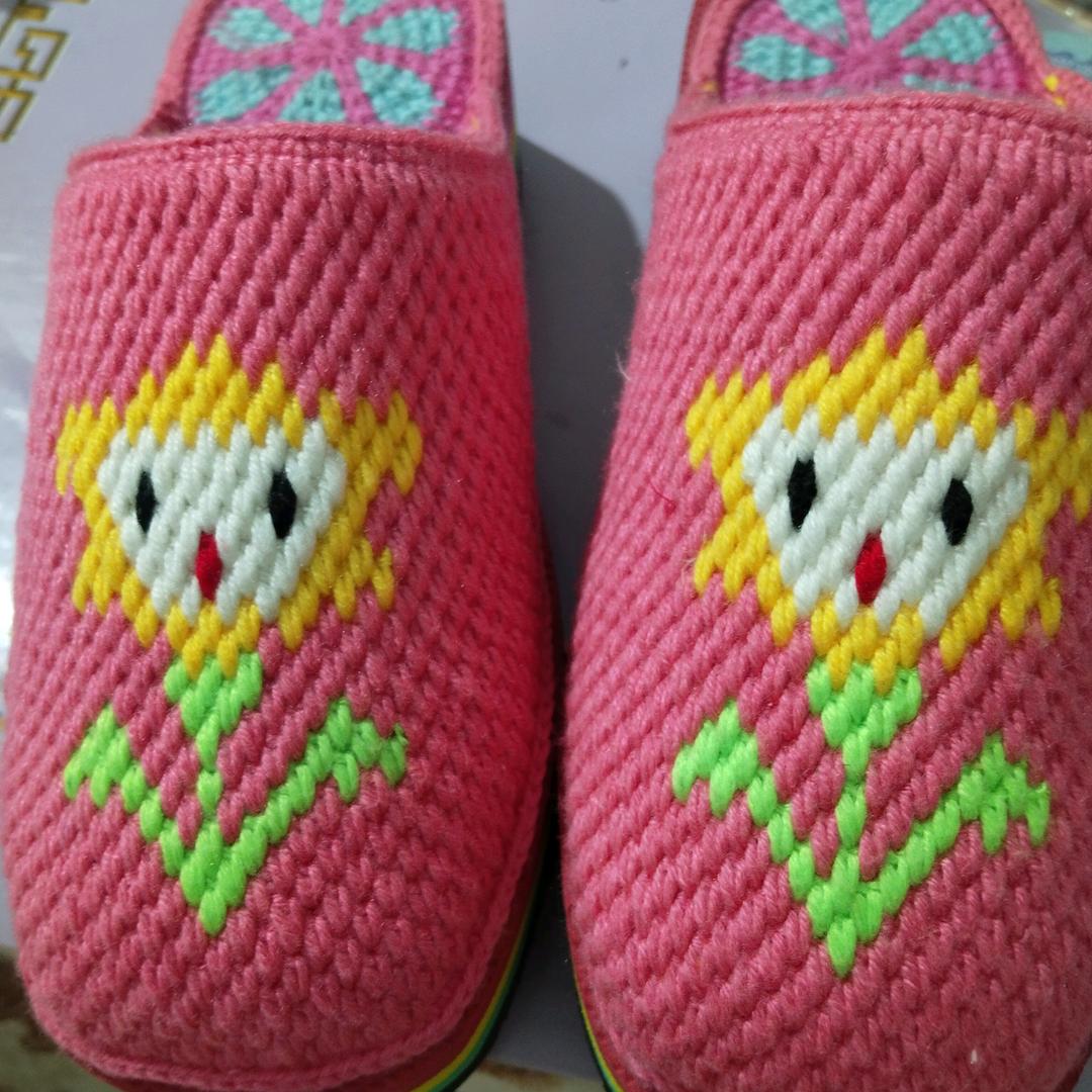 群子手工编织拖鞋