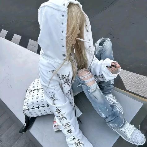 🚬.混   S/⚜️
