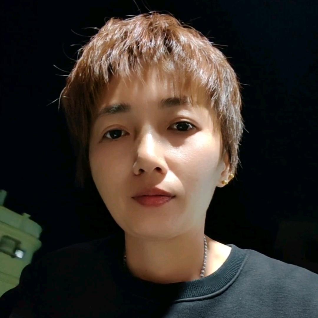 小 爱