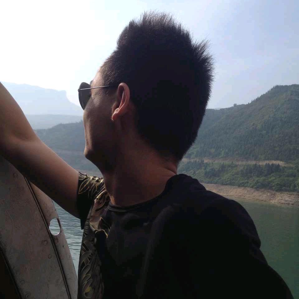 ღ᭄ꫛ小陳꧔ꦿ          🧐