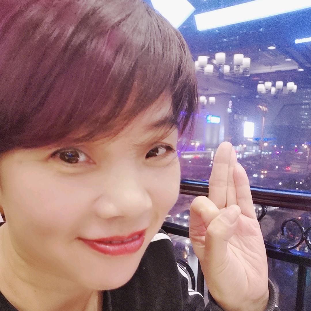 🌻🌻🌻🌻谭笑风声