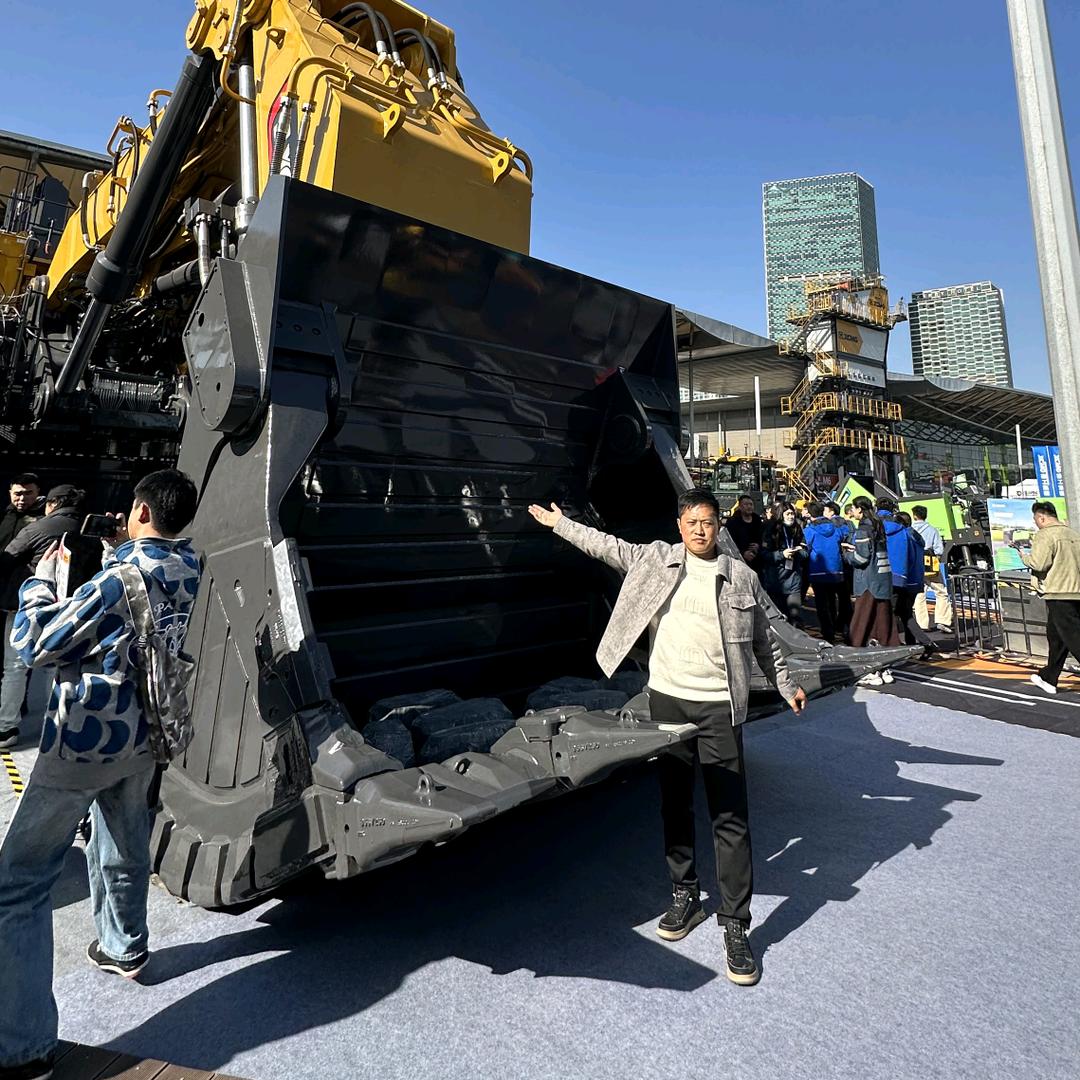 田田挖机铲车叉车培训鹏教练