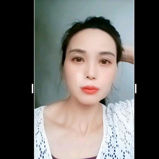 单亲红唇艳舞