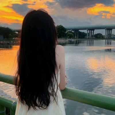 大明湖畔小姐姐